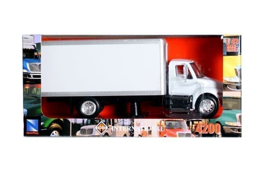 New Ray 1:43 International 4200 Box Truck