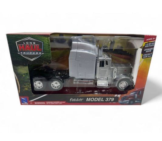 New Ray Peterbilt 379 Plata 1:32