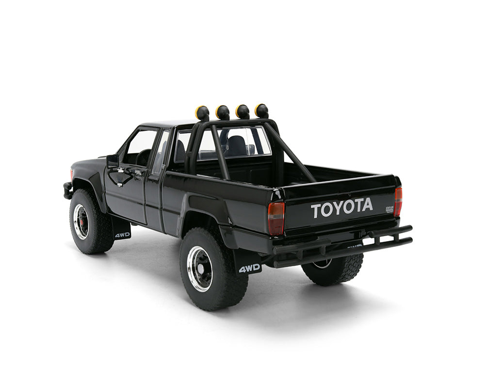 Jada 1:24 - 1985 Toyota SR5 Pickup y Marty Patineta – Volver al Futuro – Hollywood Rides