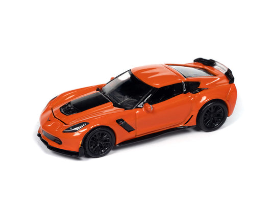 Auto World 1:64 2019 Chevrolet Corvette Z06 – Naranja – Premium 2024